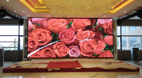 Panel LED Ultra Delgado P3 para interiores con instalación en la pared y brillo de 1200CD