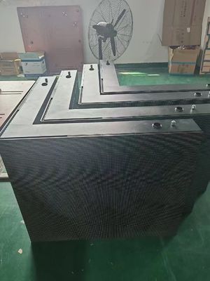 Pantalla de LED exterior versátil con alta tasa de actualización